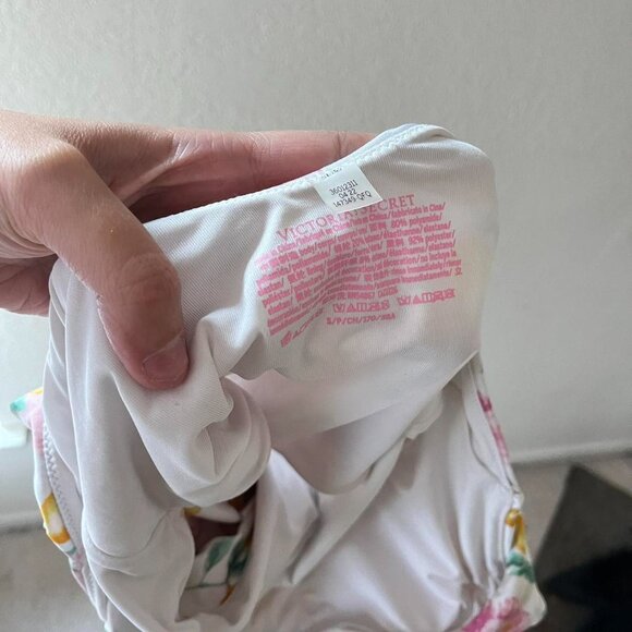 Victoria's Secret white floral one shoulder one‎ piece swimsuit small - Picture 2 of 5